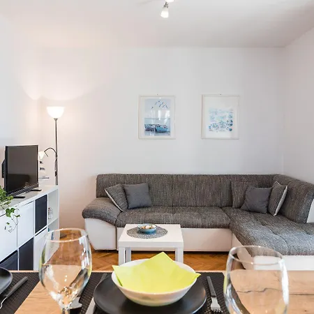 Lejlighed Bezauberndes Nur 150 Meter Zum Mit Meerblick, Grill, Wifi Selce