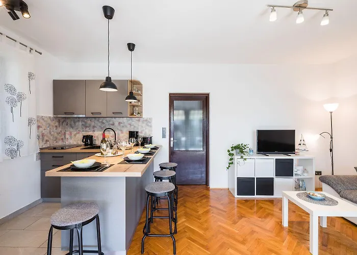 Bezauberndes Nur 150 Meter Zum Mit Meerblick, Grill, Wifi Апартаменты *