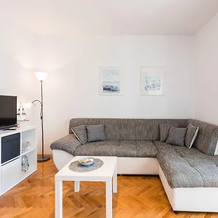 Bezauberndes Nur 150 Meter Zum Mit Meerblick, Grill, Wifi Apartment