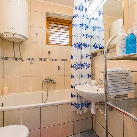 Bezauberndes Nur 150 Meter Zum Mit Meerblick, Grill, Wifi Apartment