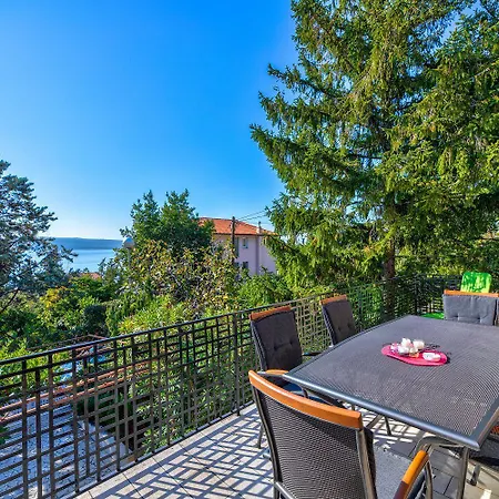 Bezauberndes Nur 150 Meter Zum Mit Meerblick, Grill, Wifi Apartment Selce